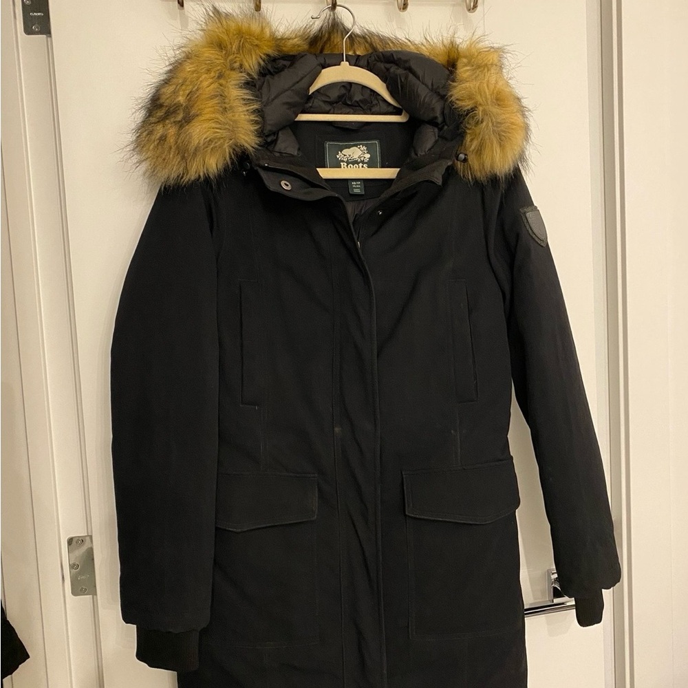 Roots Black Puffer Coat with Faux Fur Trim